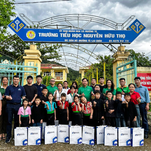 LAN TỎA YÊU THƯƠNG, TIẾP SỨC ĐẾN TRƯỜNG CHO HỌC SINH TRƯỜNG TIỂU HỌC NGUYỄN HỮU THỌ XÃ MƯỜNG TÈ – TỈNH LAI CHÂU